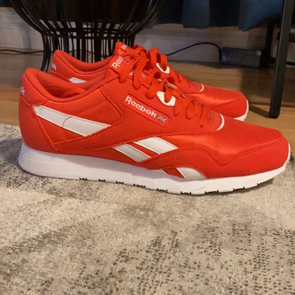 Ladies Reebok Classic (Red) - Picture 2 of 6